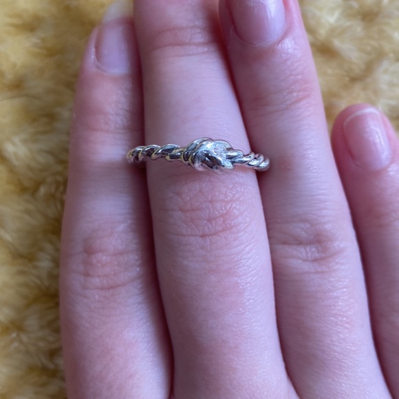 NWOT Set of 4 women’s rings - Picture 4 of 5